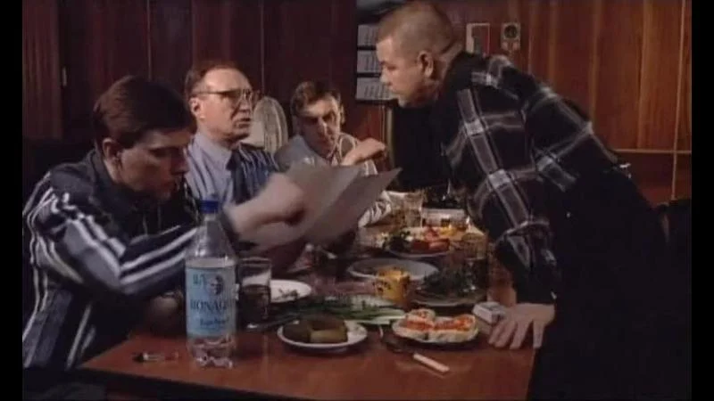 Кадры из сериала Улицы разбитых фонарей (1997)